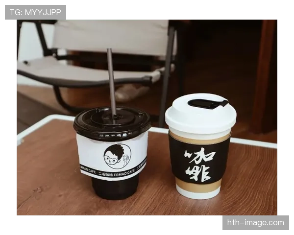 刷到贾·莫兰特点的那张咖啡单,我就默默算起我这月房租,反差有毒 刷到贾·莫兰特点的那张咖啡单,我就默默算起我这月房租,反差有毒